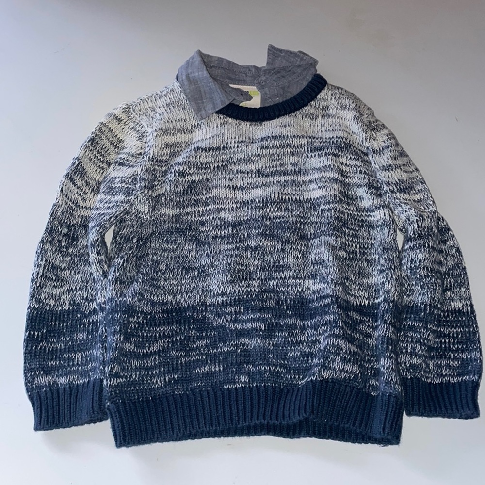 OshKosh BโGosh size 4T sweater, light gray to navy blue